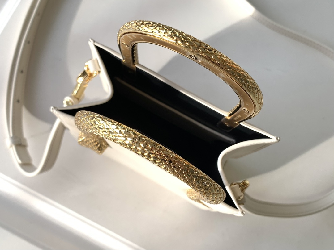 B*l*ai serpentine tote bag-13 x 17.5 x 5.5 cm