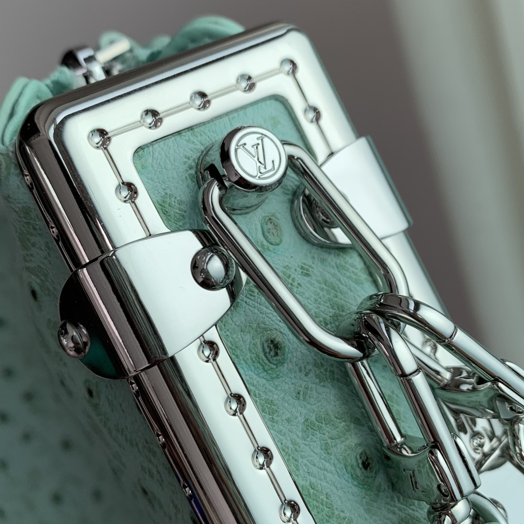 l0*is V*t0n slim trunk--m25445-23 x 12 x 4cm