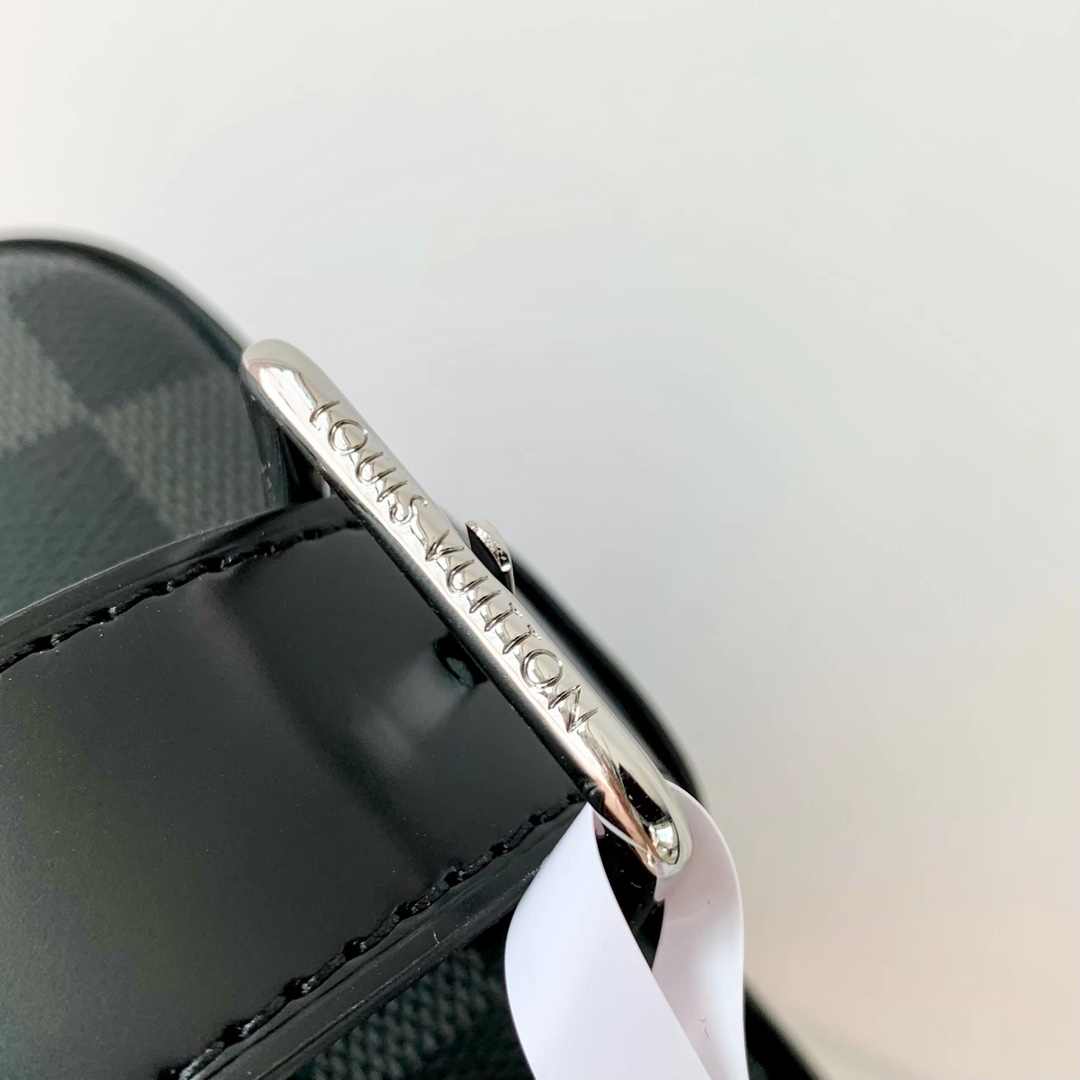 l0*is V*t0n locker dopp kit pouch -23 x 13 x 12cm