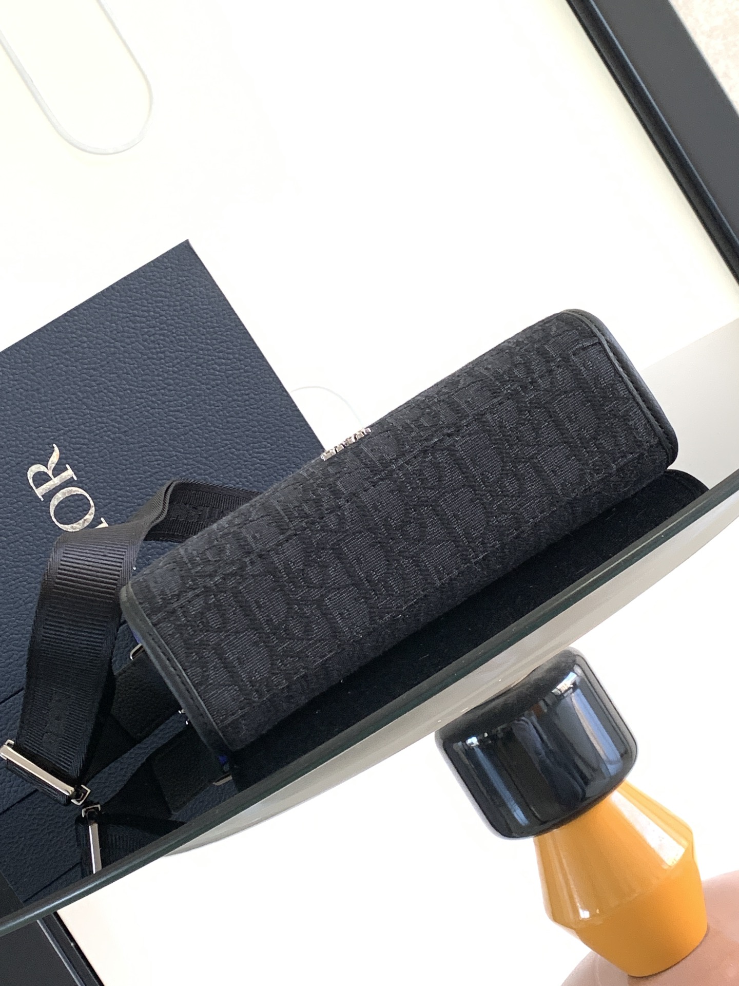 d*or safari Nor*h-south bag-21 x 23.5 x 7.5cm