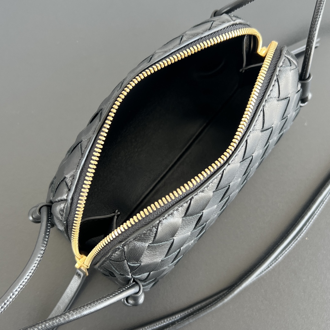 bo*te*ga Ve*ne*ta concert pouch -18.5*11.5*8.5cm