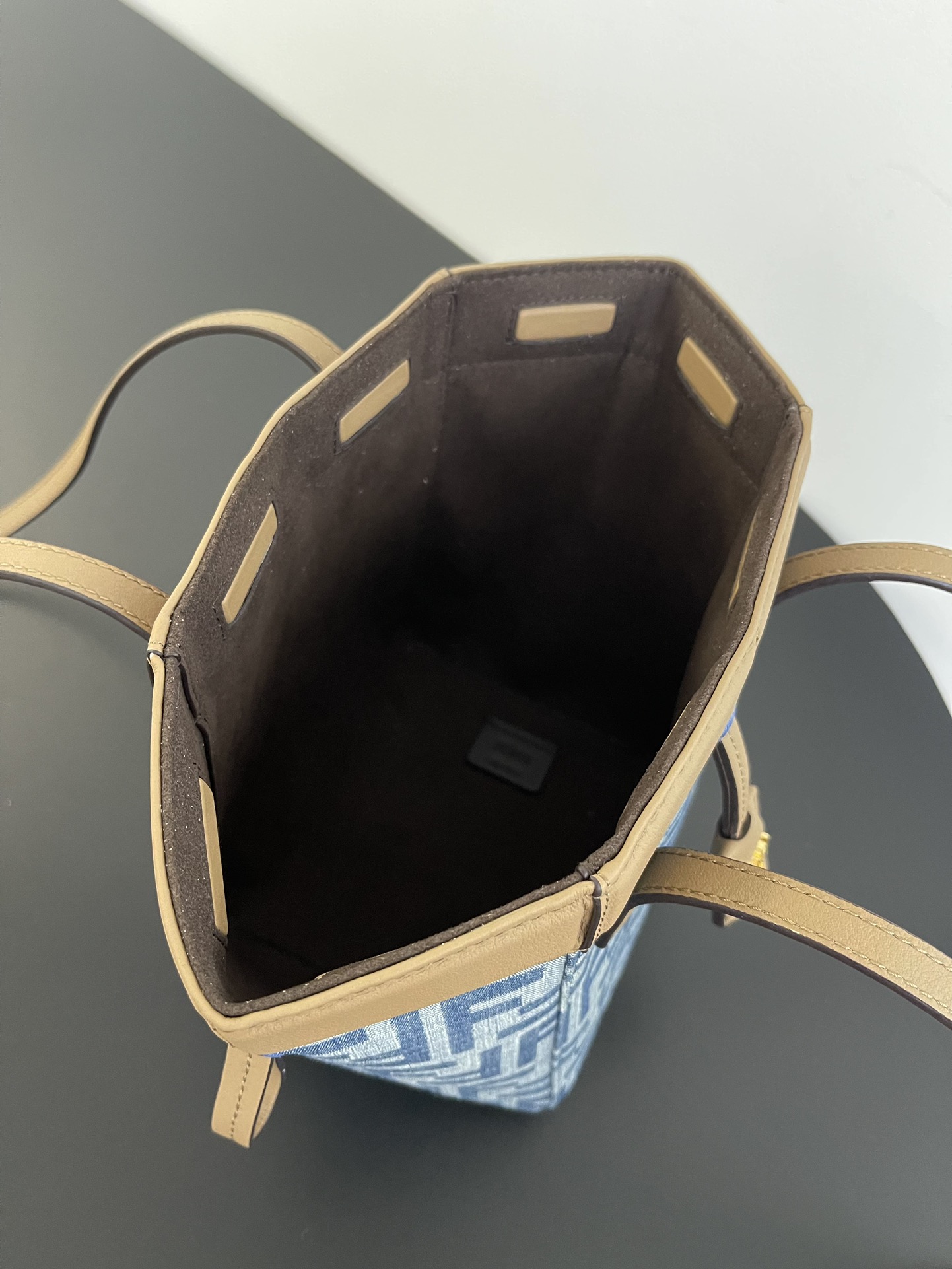 F**di tote-15*18.5*15cm