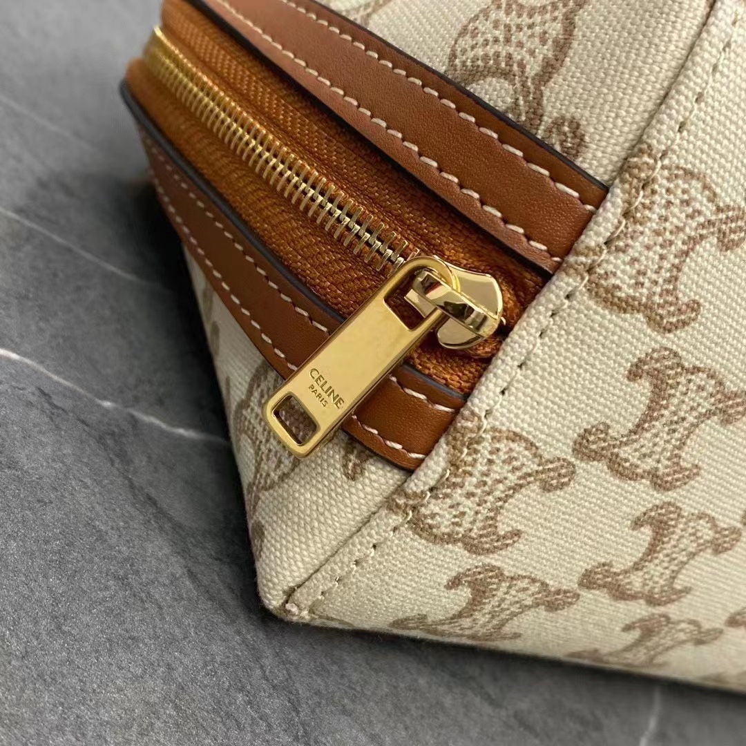 Ce**e pouch-16x11x8cm