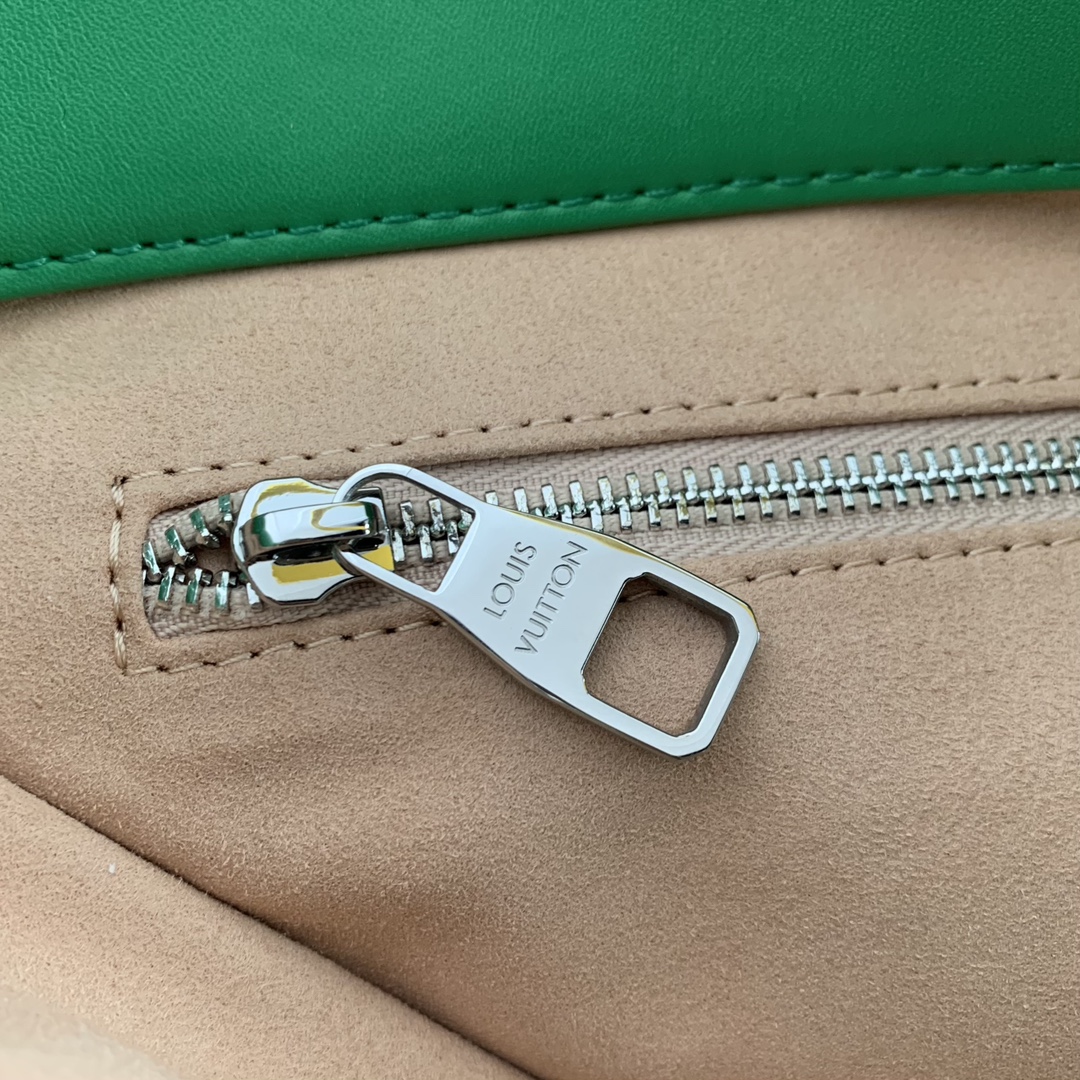 l0*is V*t0n shopper handbags-40 x 32 x 16cm