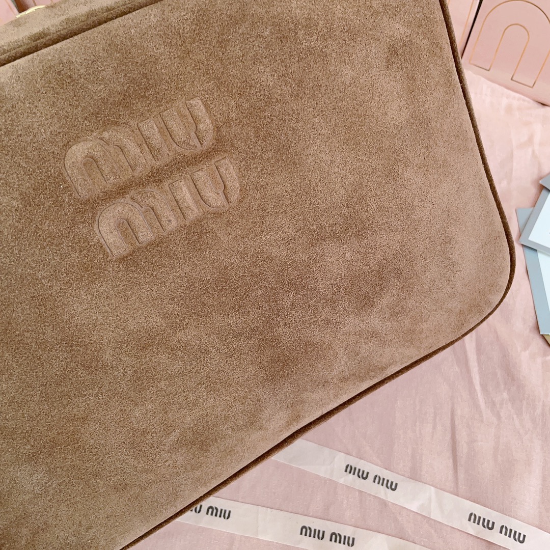 M*um*u leather top handbag-34x23x12cm