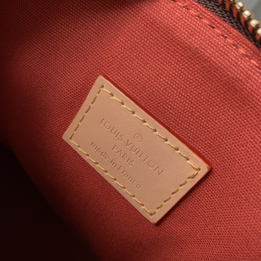 l0*is V*t0n lockit bb bag-15 x 19 x 7cm