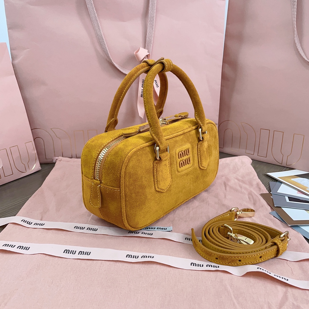 M*um*u top handbags-22x10.5x7.5cm