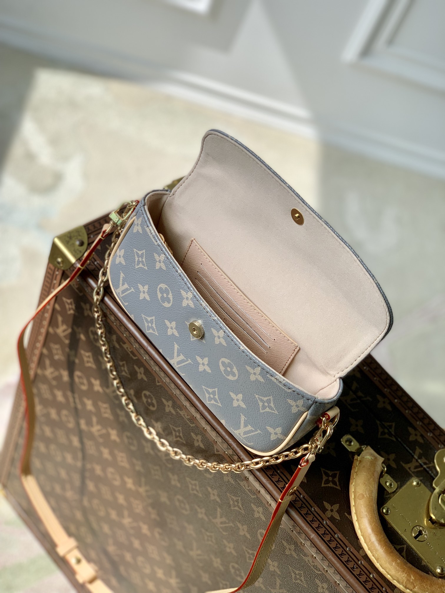 l0*is V*t0n wallet on chain ivy-23.5 x 12 x 4.3cm