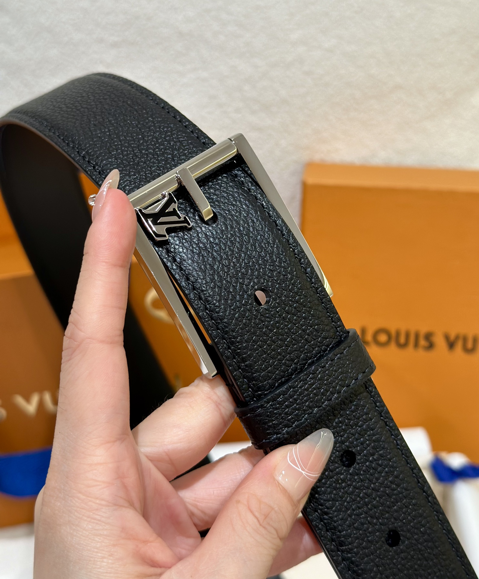 l0*is V*t0n belt-3.5cm
