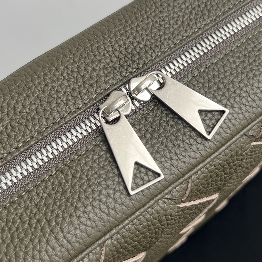 bo*te*ga Ve*ne*ta camera bag-29x19.5x7.5cm