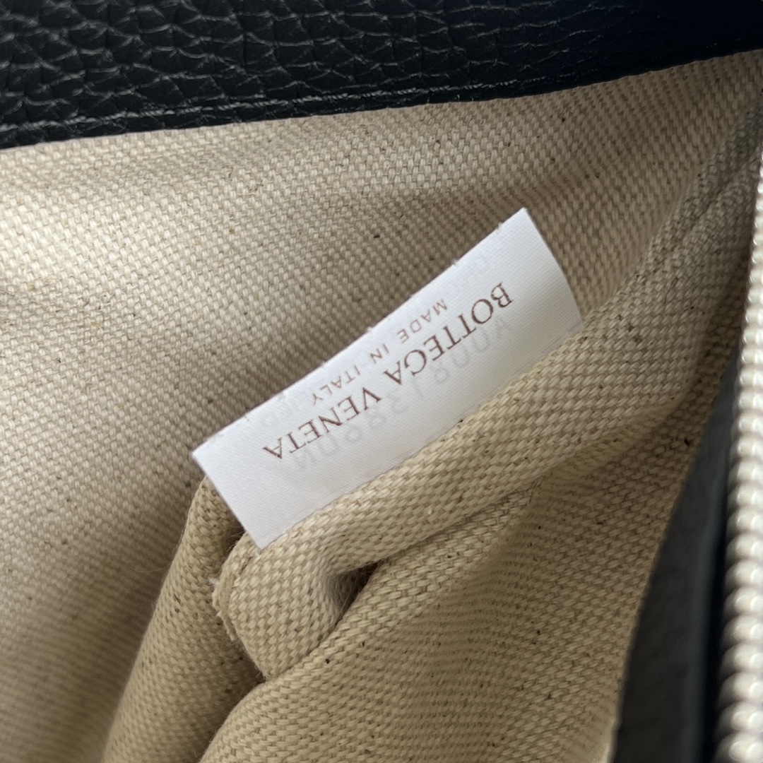 bo*te*ga Ve*ne*ta diago pouch-25x16.5x2cm