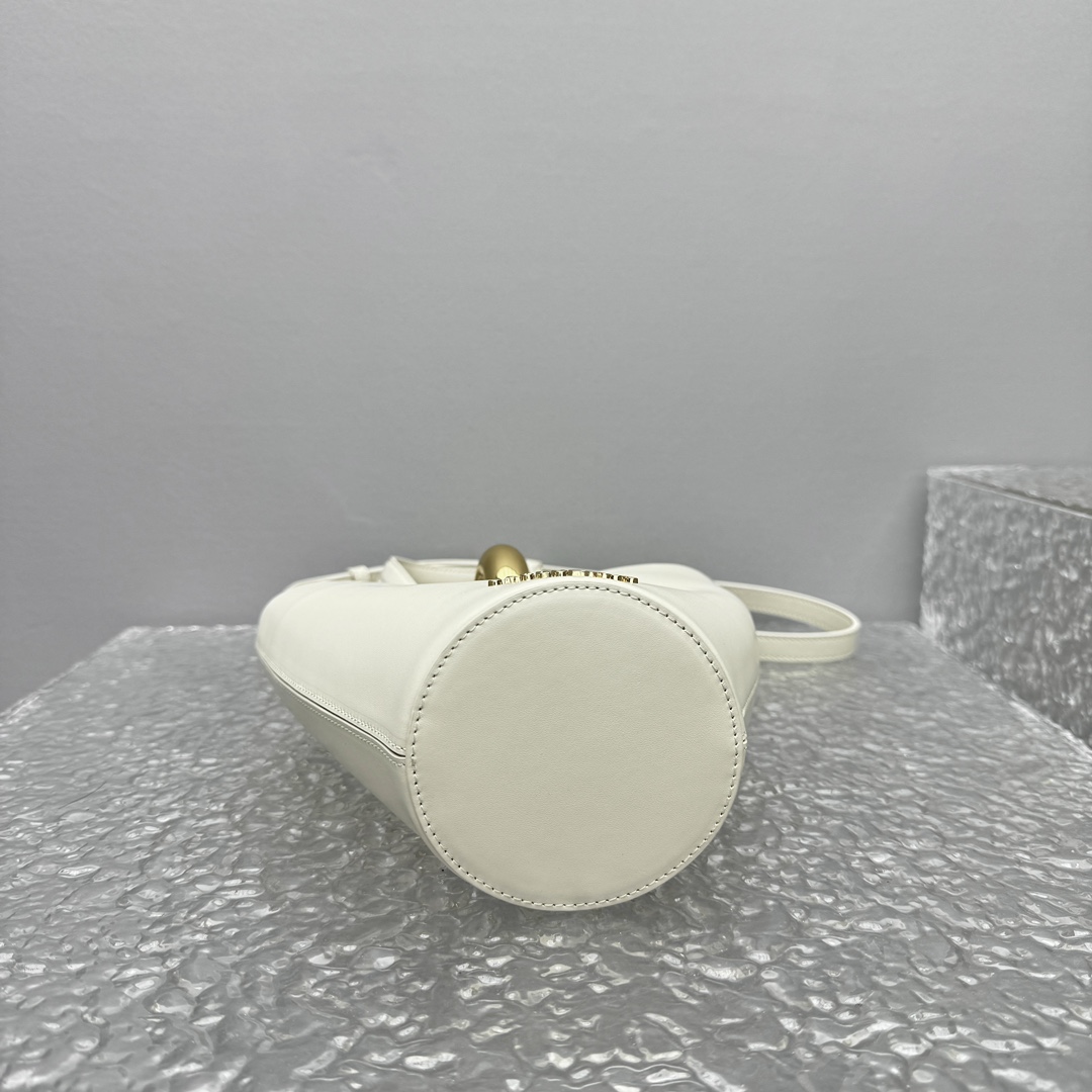 Jacquemus Le Petit Bambo Bag-10*10*20CM