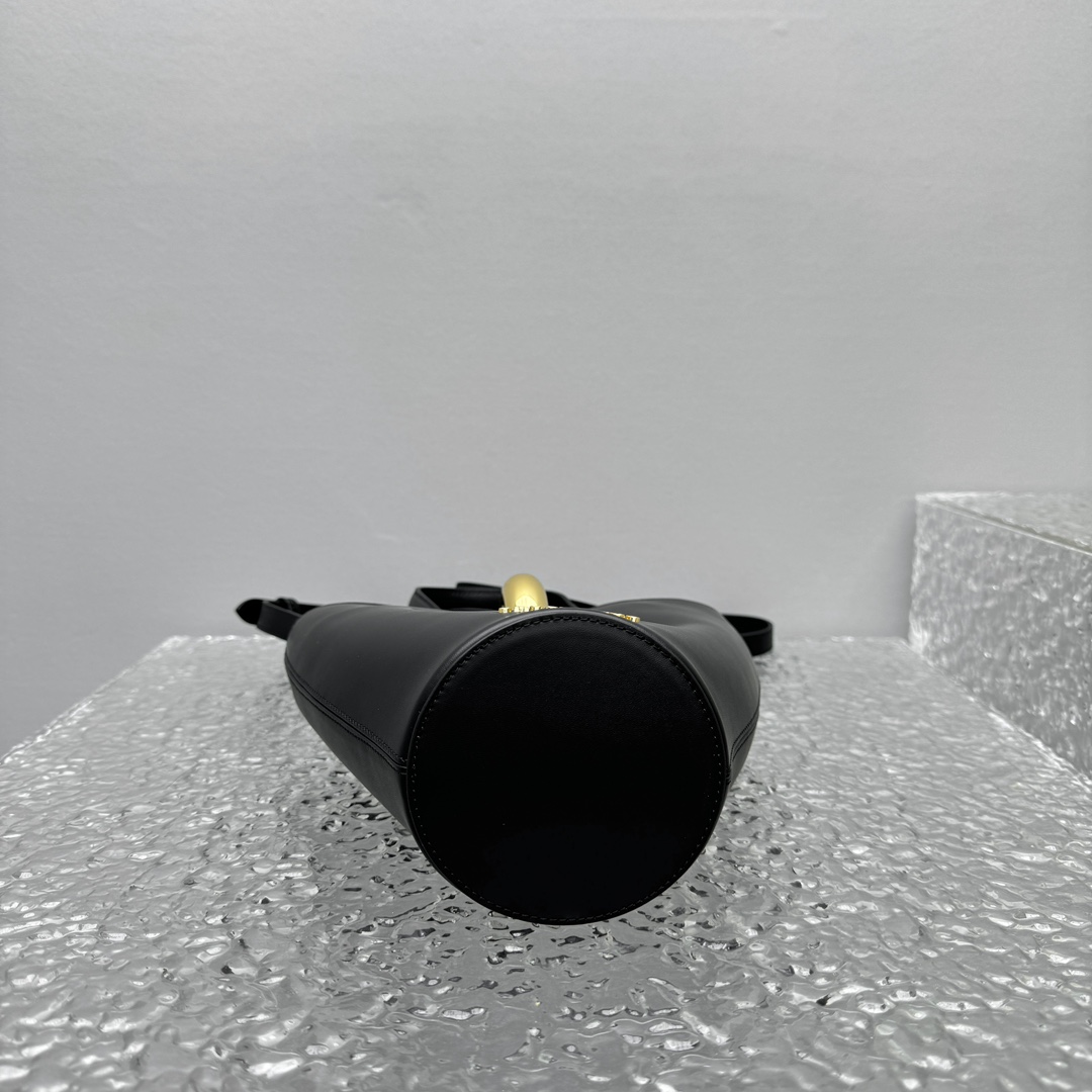 Jacquemus Le Petit Bambo Bag-10*10*20CM