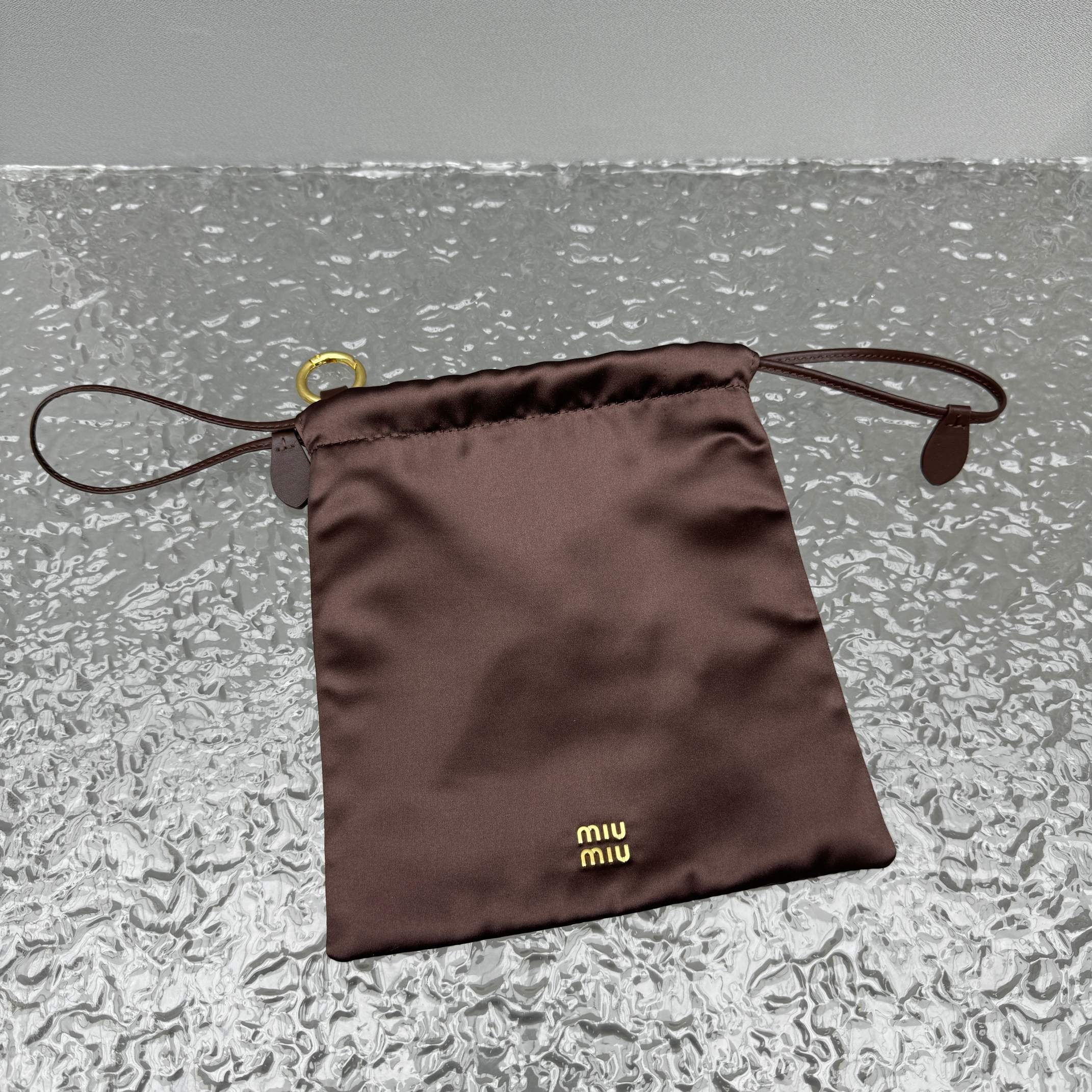 M*um*u joie pouch-18*20cm