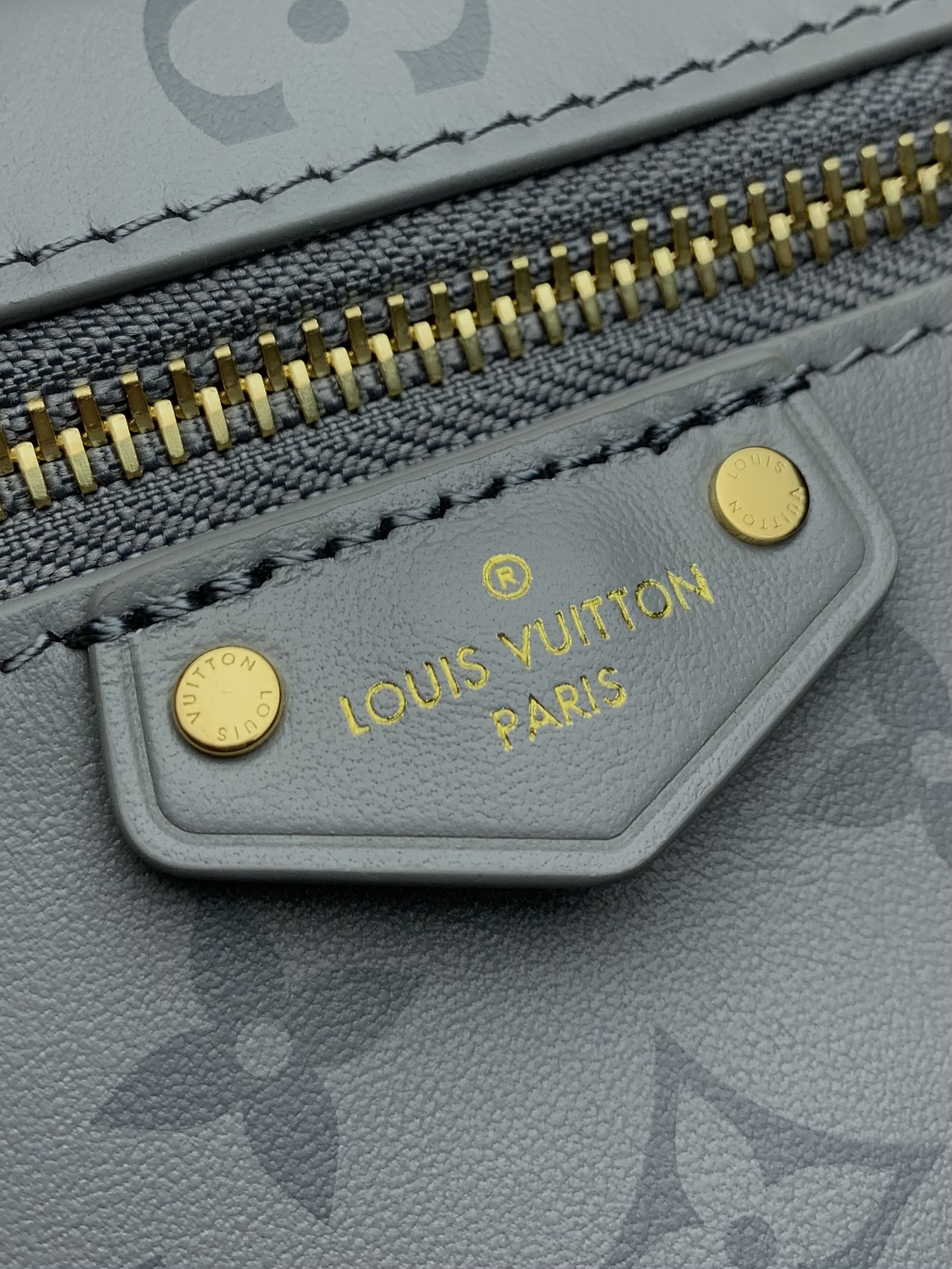 l0*is V*t0n vanity chain pouch-11.5x6.5x19cm