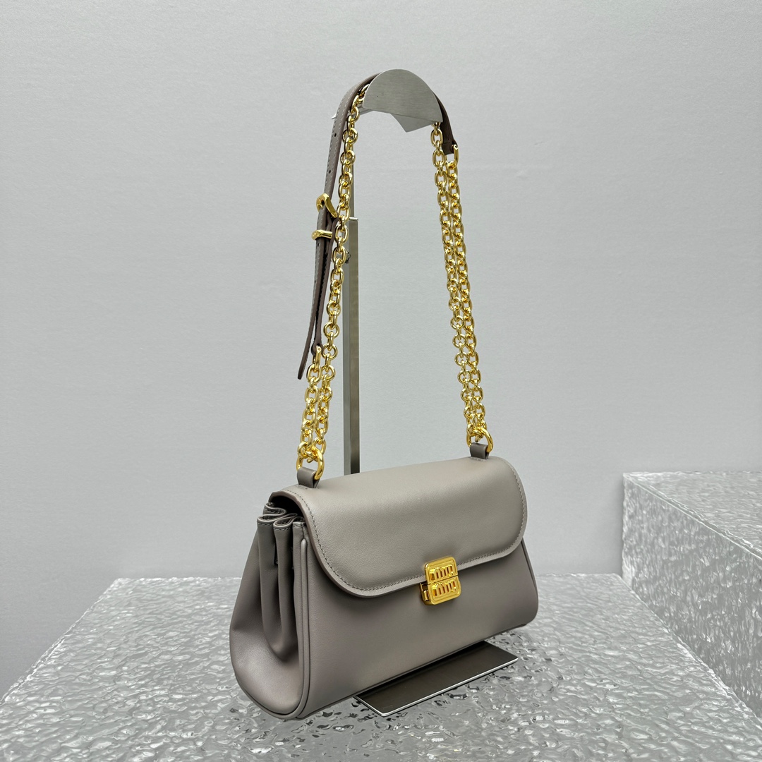 M*um*u leather shoulder bag -25*8*15cm