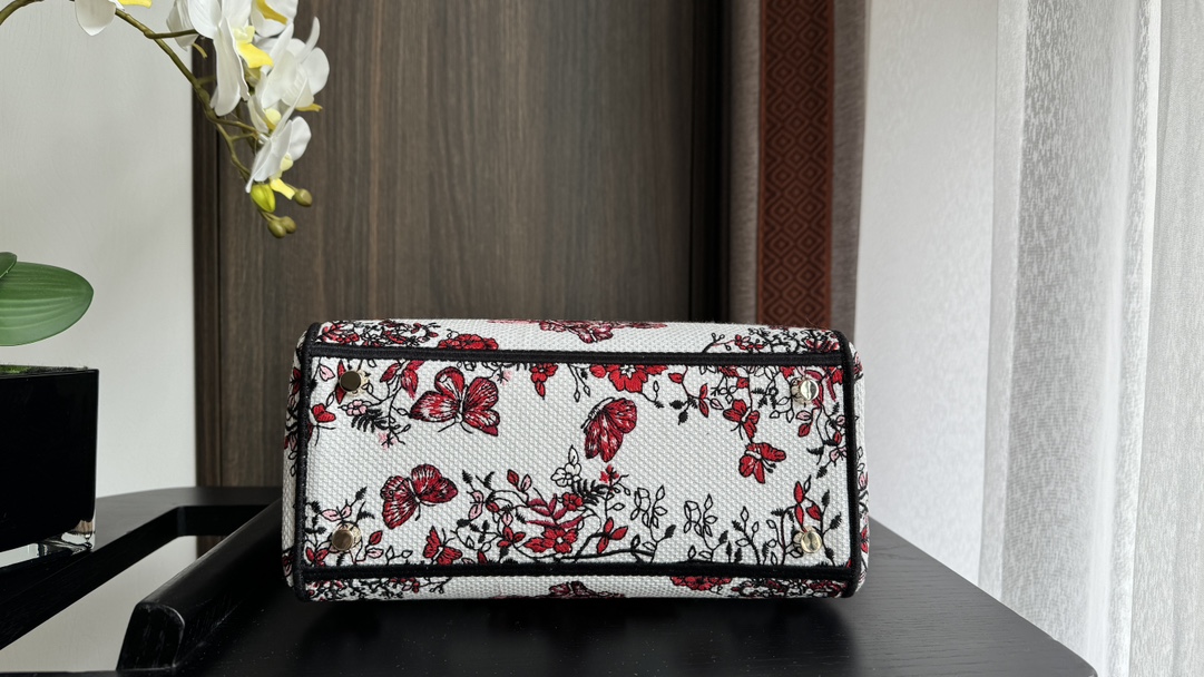 lady D*or handle bag-24cm