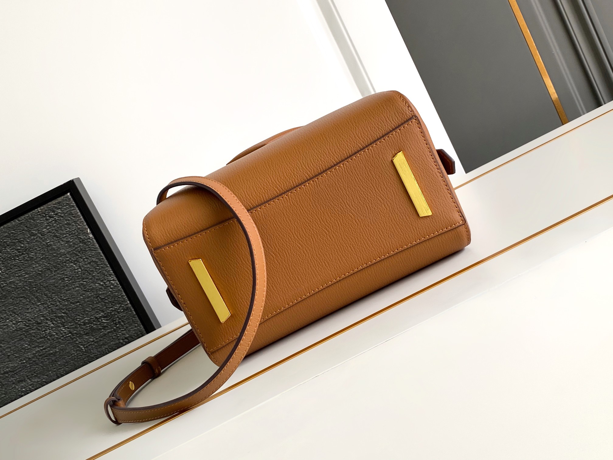 Givenchy Anyigona Cube Tote-13*19*22CM