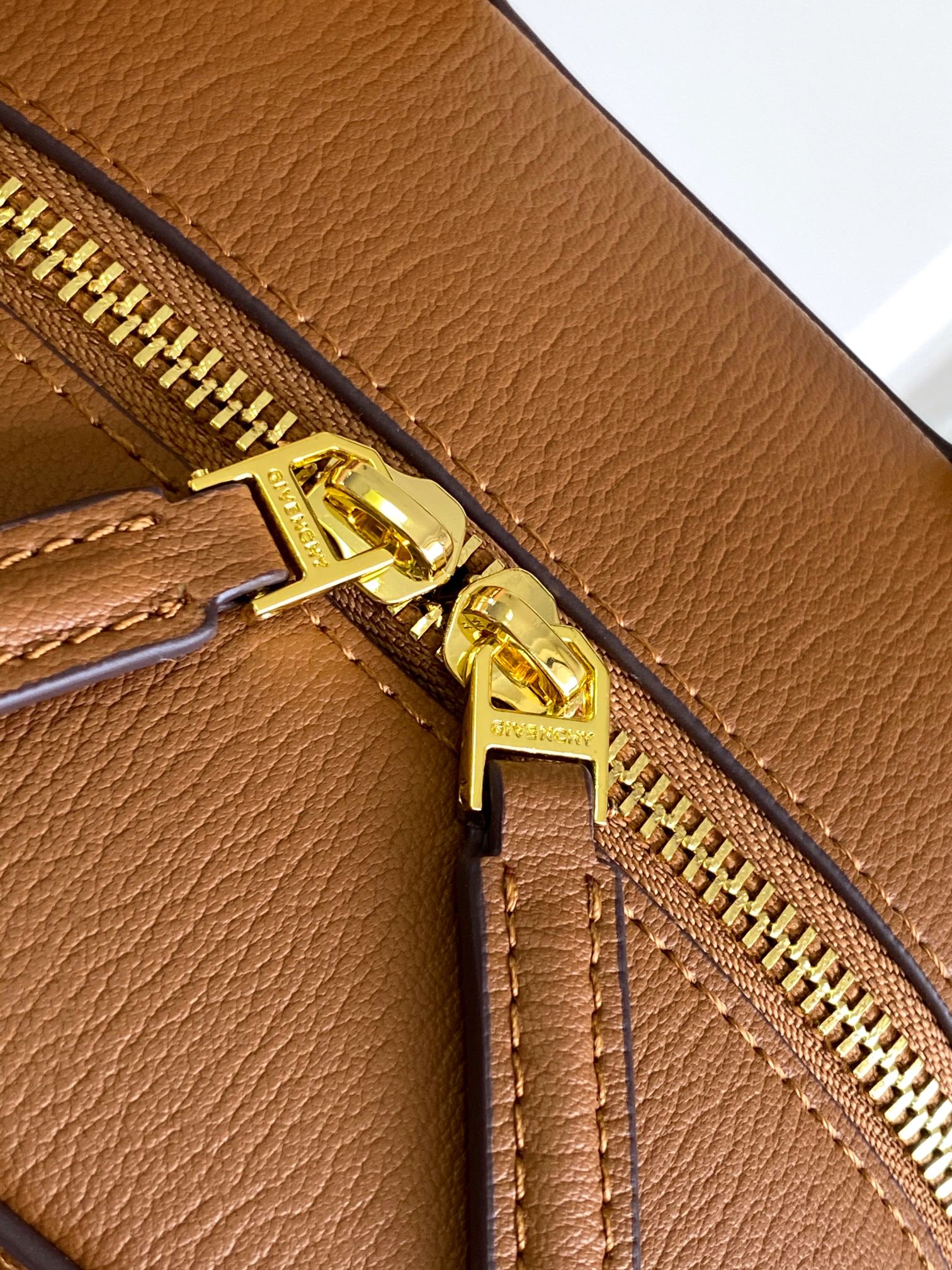 Givenchy Anyigona Cube Tote-13*19*22CM