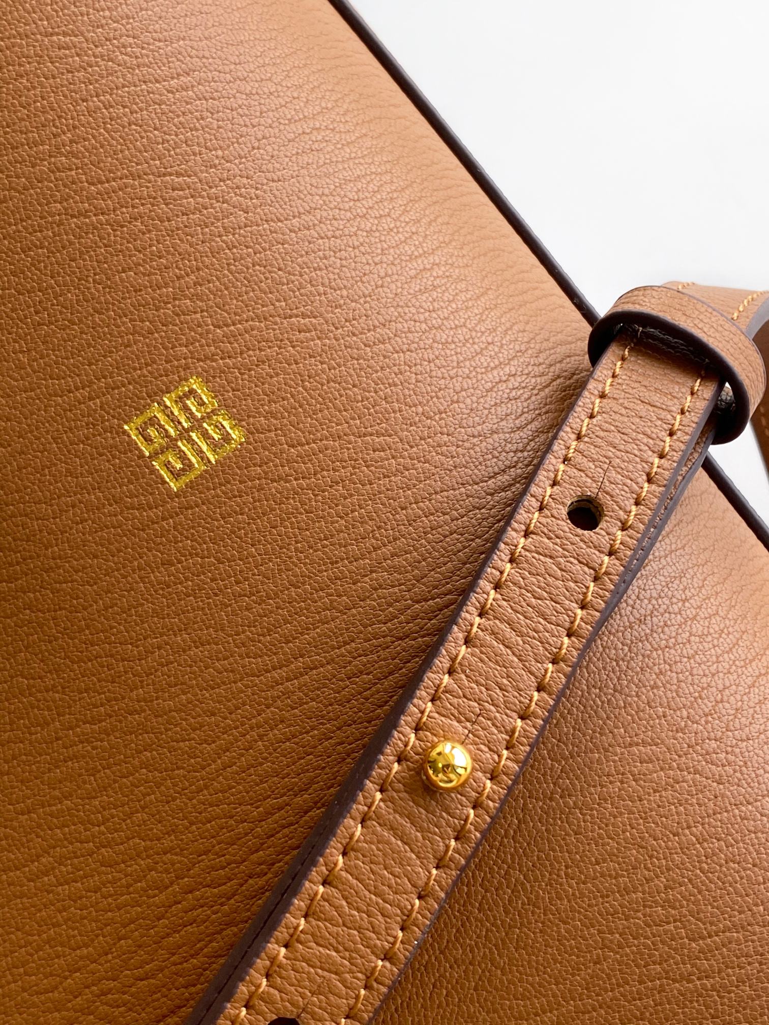 Givenchy Anyigona Cube Tote-13*19*22CM