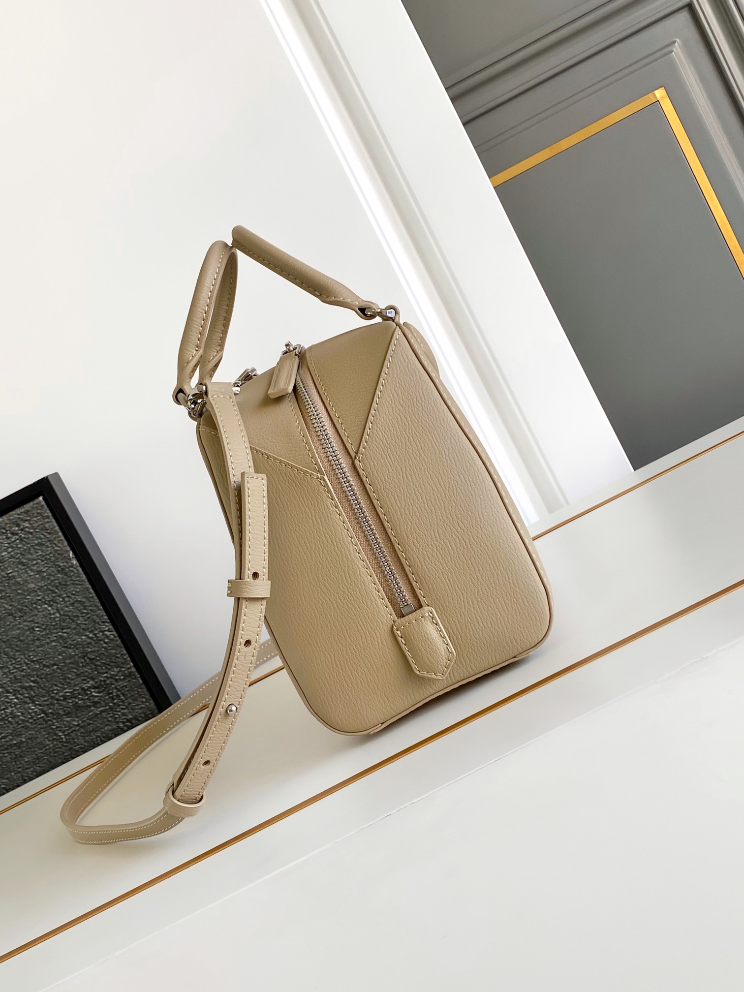 Givenchy Anyigona Cube Tote-13*19*22CM