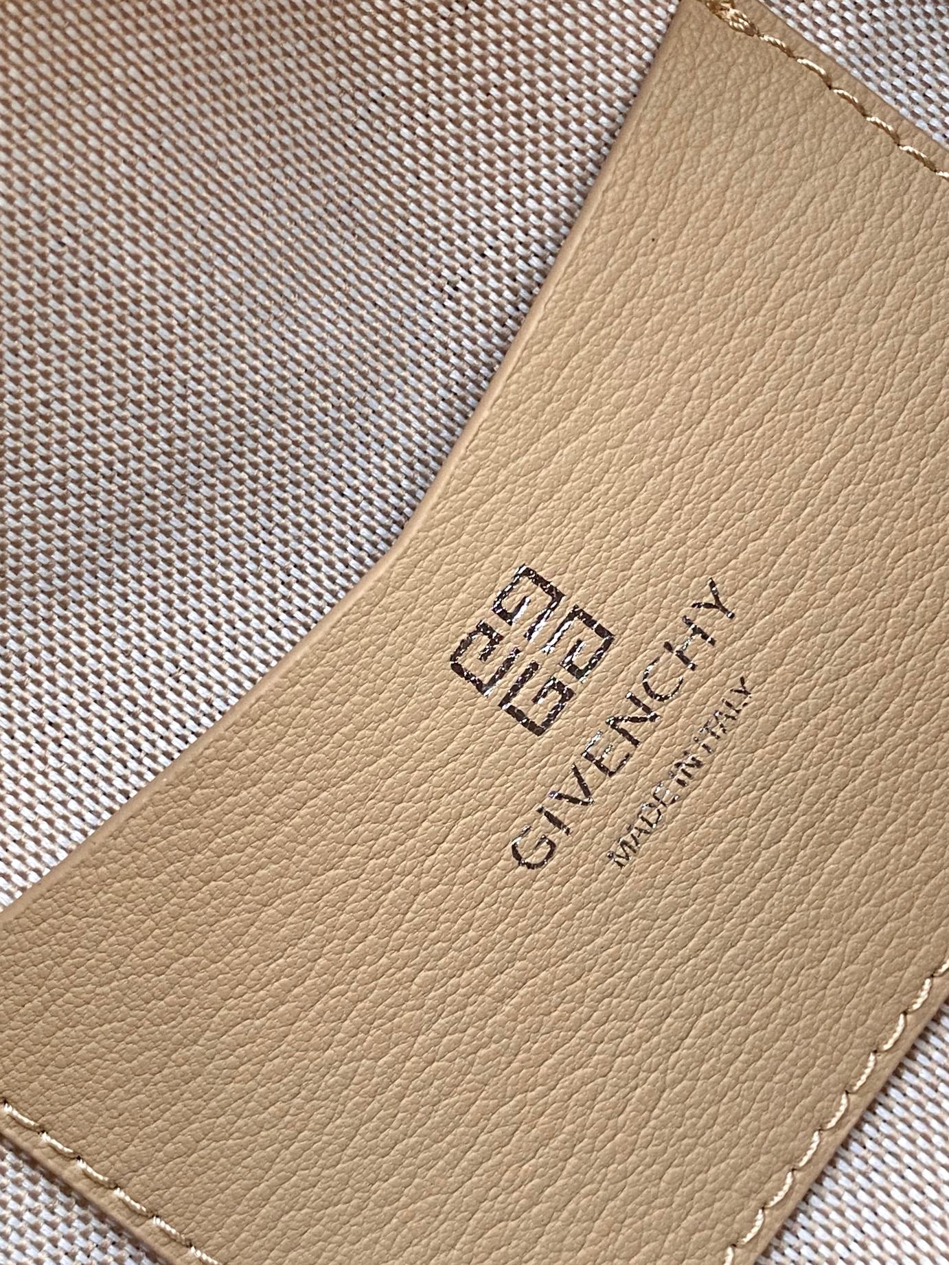 Givenchy Anyigona Cube Tote-13*19*22CM