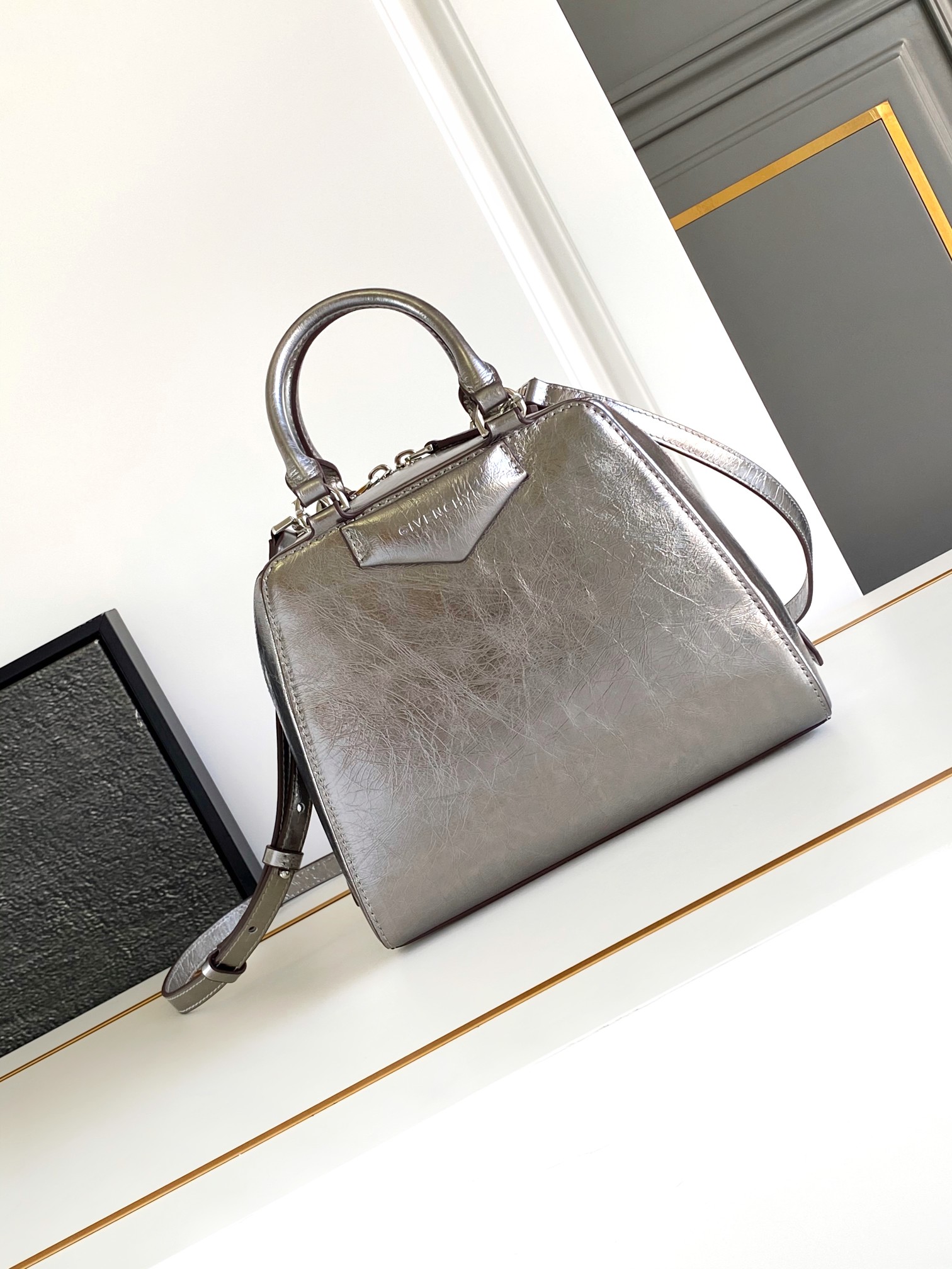 Givenchy Anyigona Cube Tote-13*19*22CM