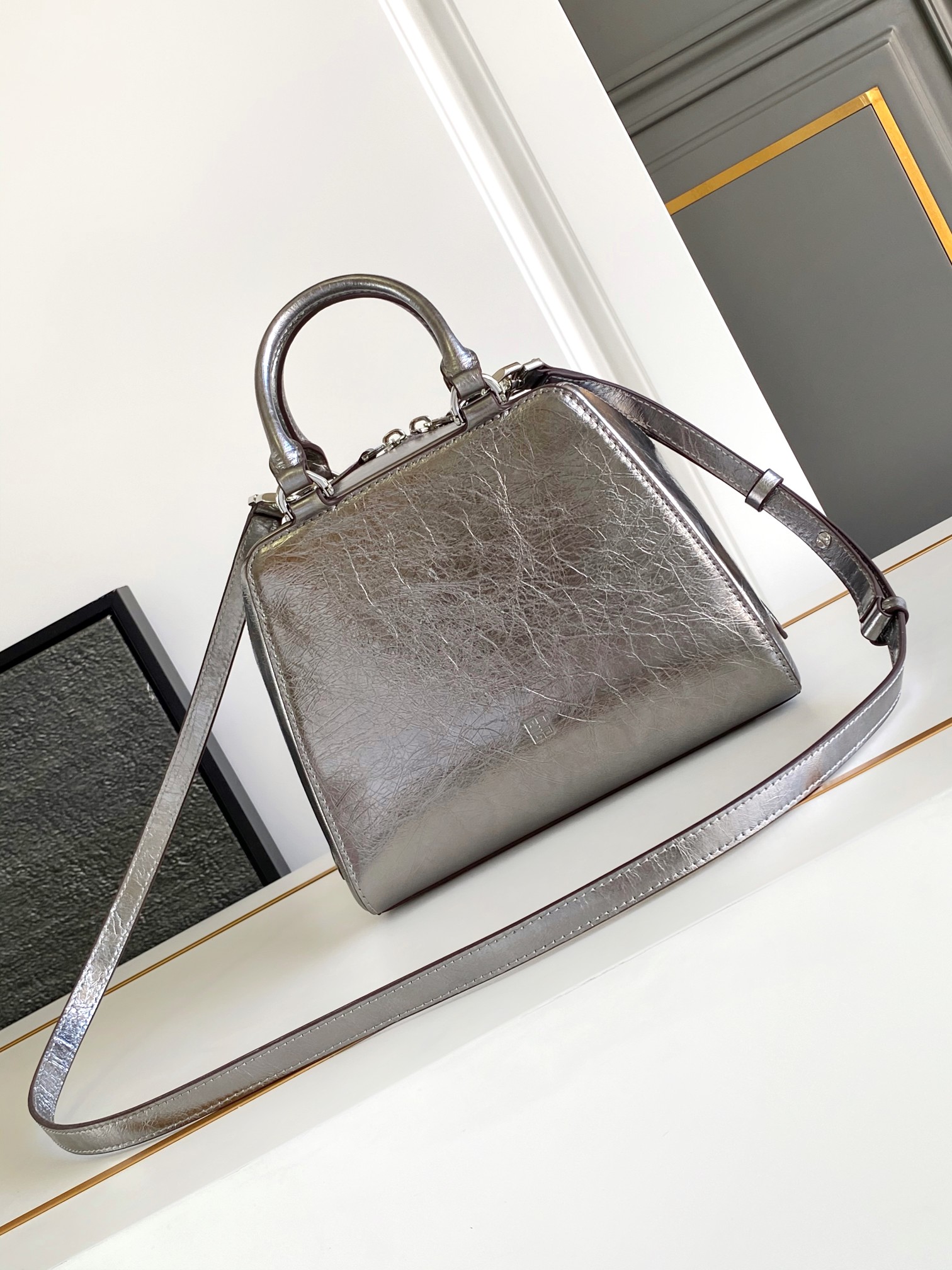 Givenchy Anyigona Cube Tote-13*19*22CM