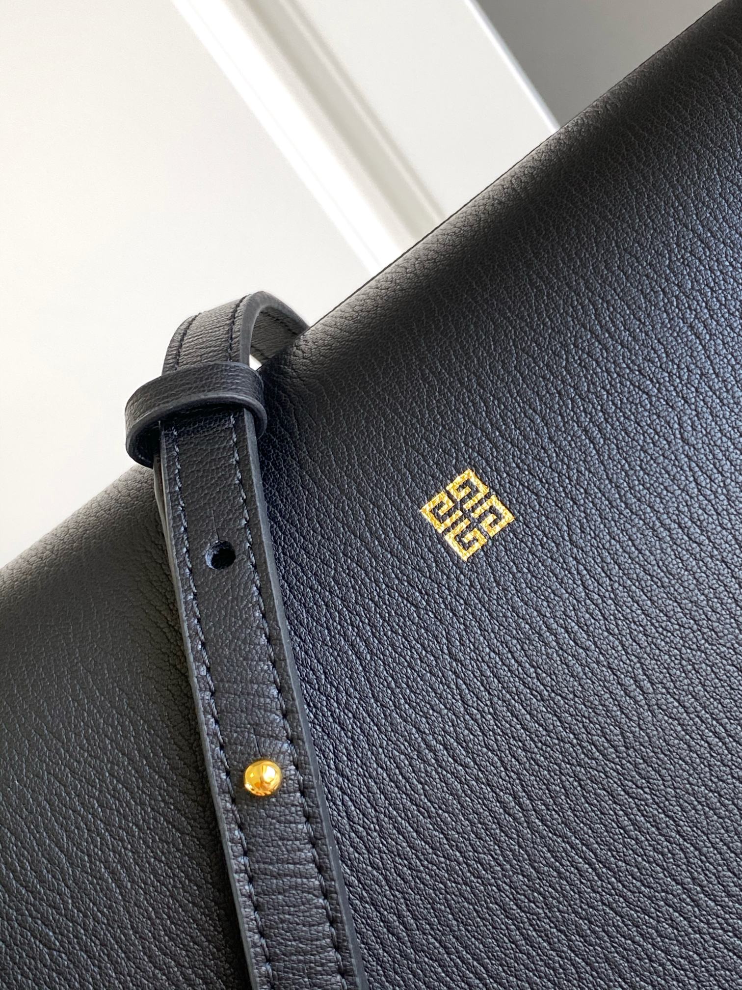 Givenchy Anyigona Cube Tote-13*19*22CM