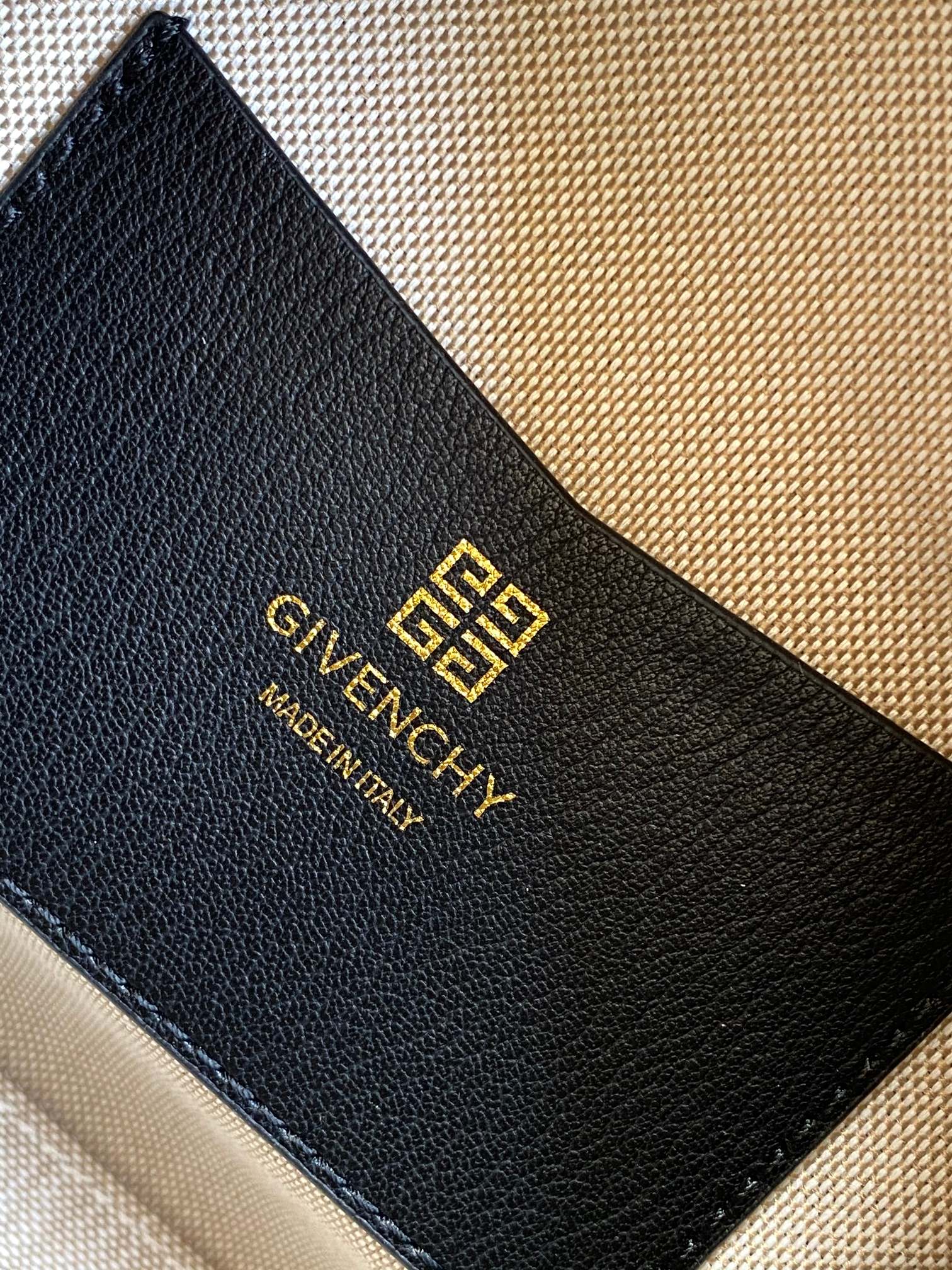 Givenchy Anyigona Cube Tote-13*19*22CM