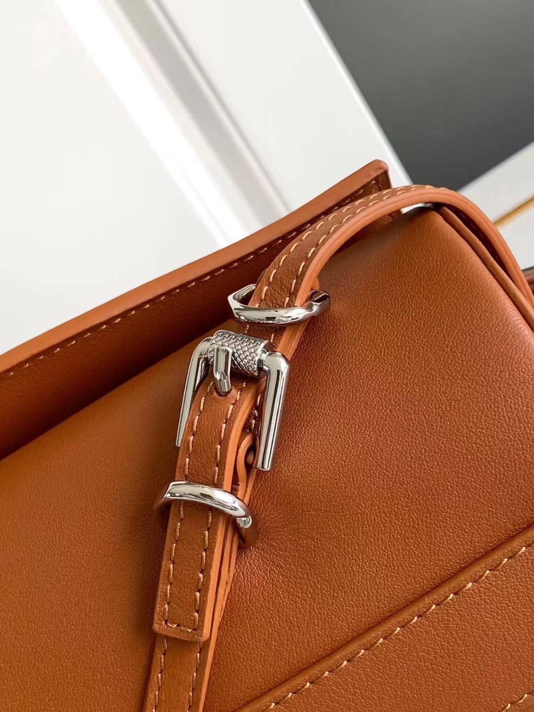 Givenchy Voyou Roller Bag-25*10*13CM