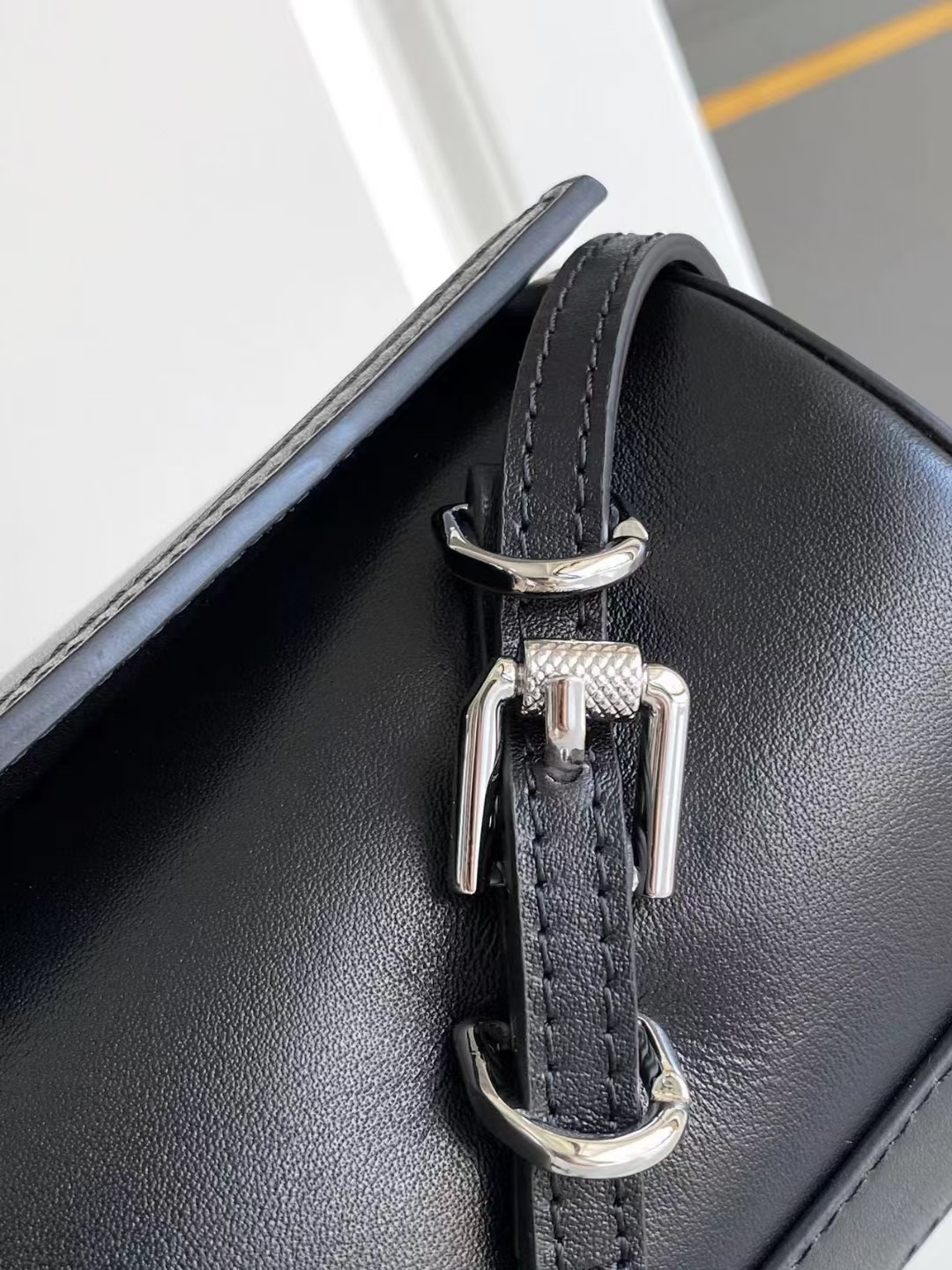 Givenchy Voyou Roller Bag-25*10*13CM