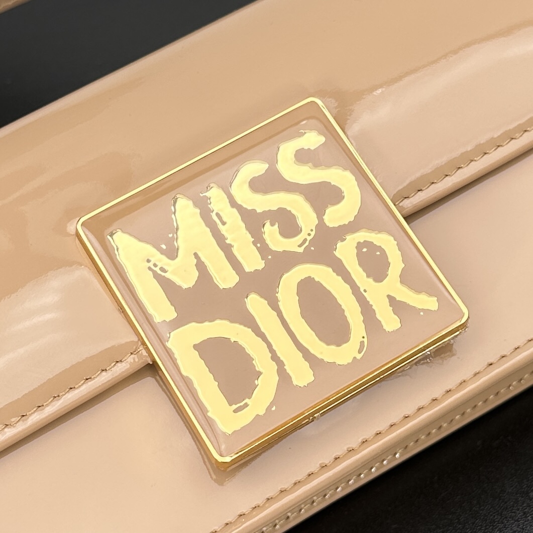 D*or miss D*or allover bag-22*11*6cm