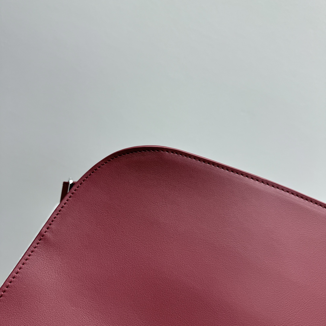 The R0w margaux eq clutch-43*20*24cm