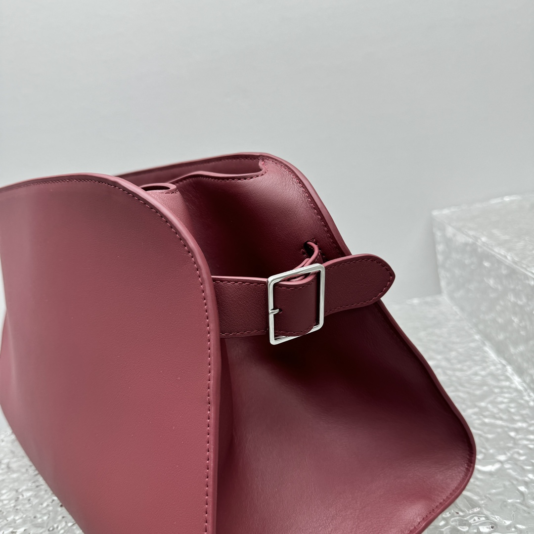 The R0w margaux eq clutch-43*20*24cm