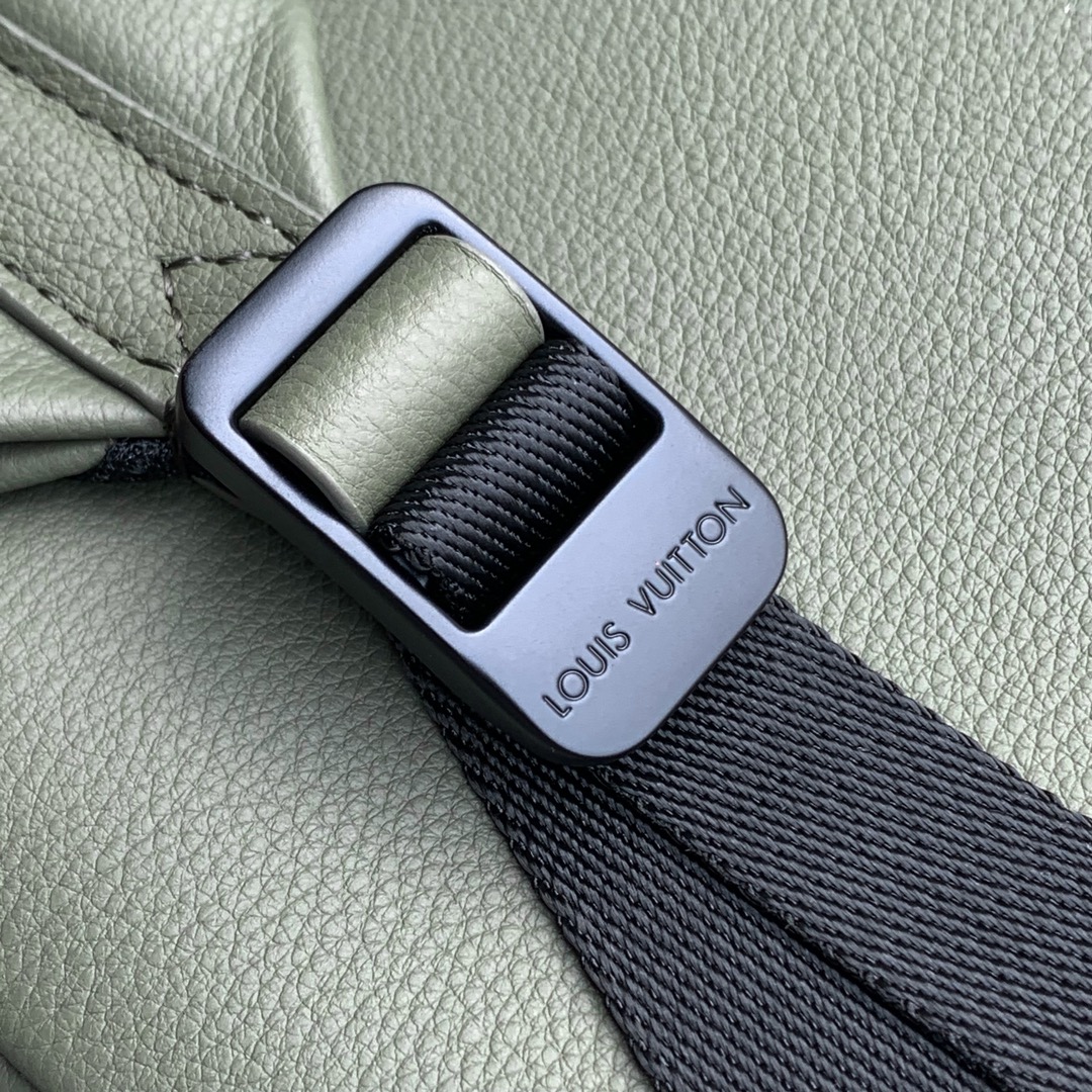 l0vis Vvtt0n discovery backpack-m12780-38 x 20 x 29cm