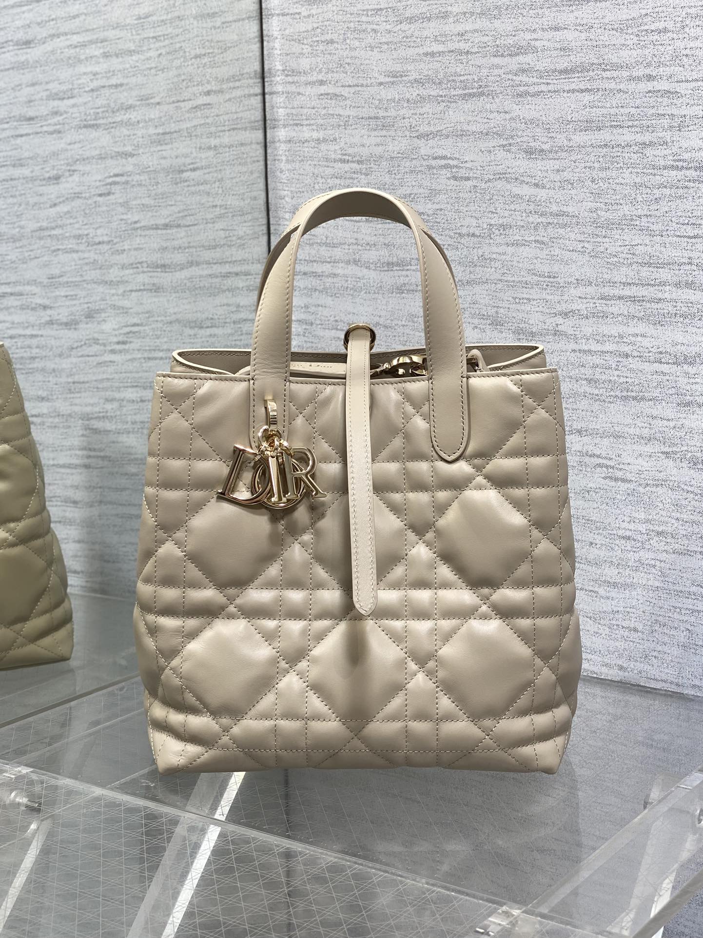 Diro Toujours Tote Bags-20*18.5*22CM