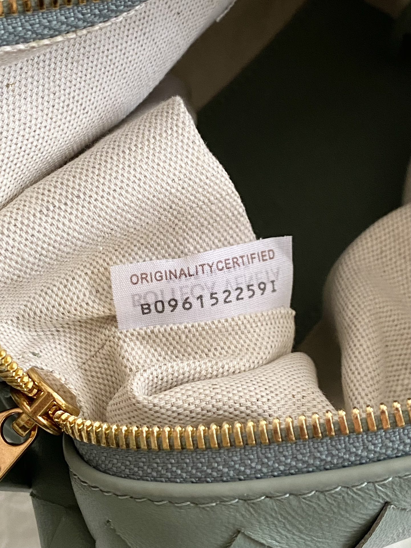 b0tt*ga Ven*ta loop lindy bag-21×13×13cm