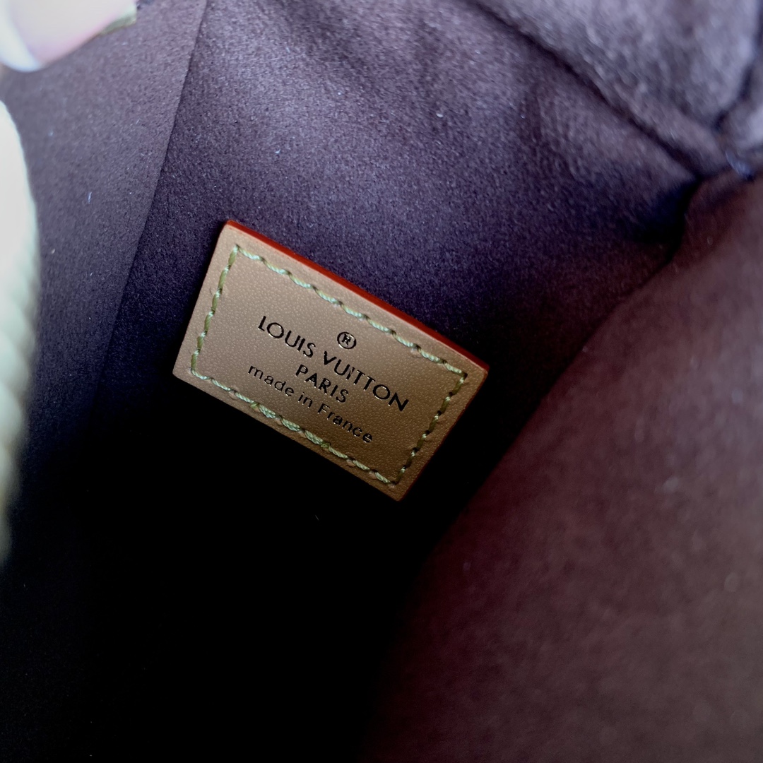 l0vis Vvtt0n side trunk pm-18×12.5×8cm