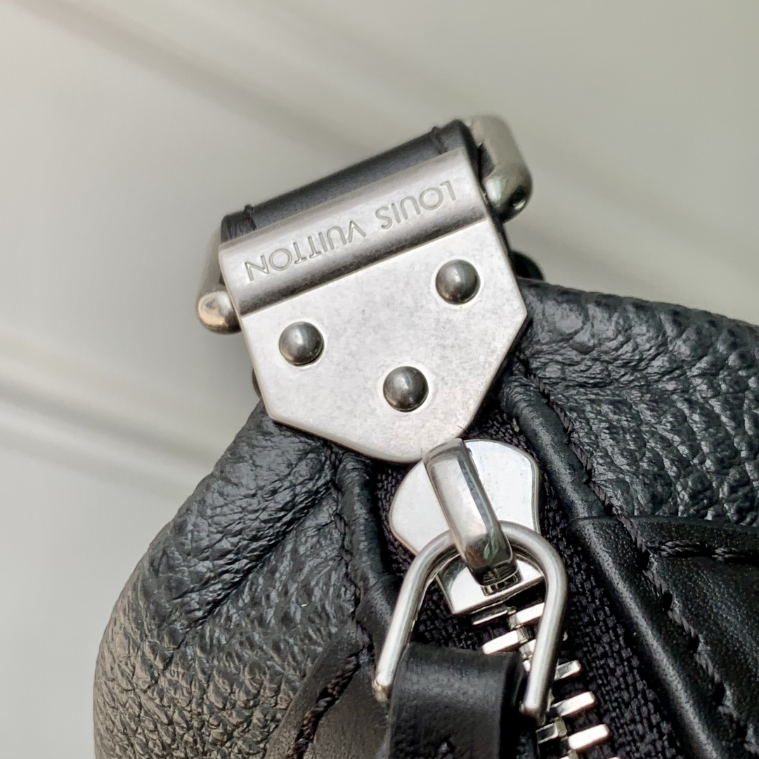 l0vis Vvtt0n nano lv rider handbags -10 x 10 x 23cm