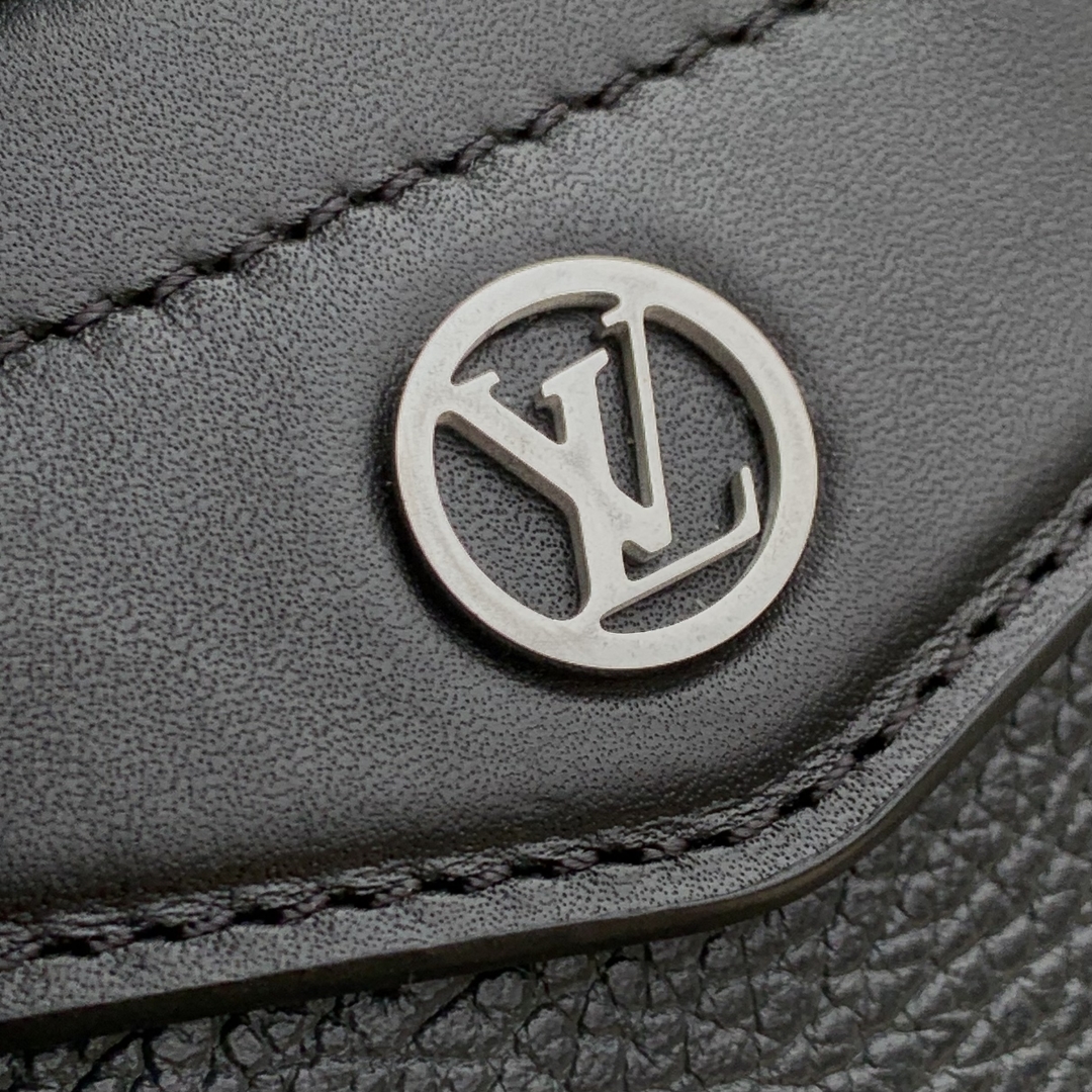 l0vis Vvtt0n nano lv rider handbags -10 x 10 x 23cm