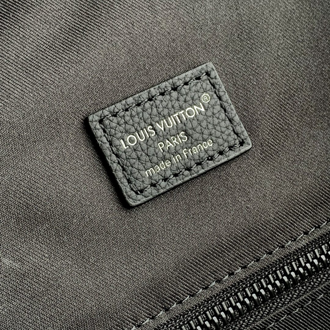 l0vis Vvtt0n christopher backpack m25016-38 x 44 x 12.5cm