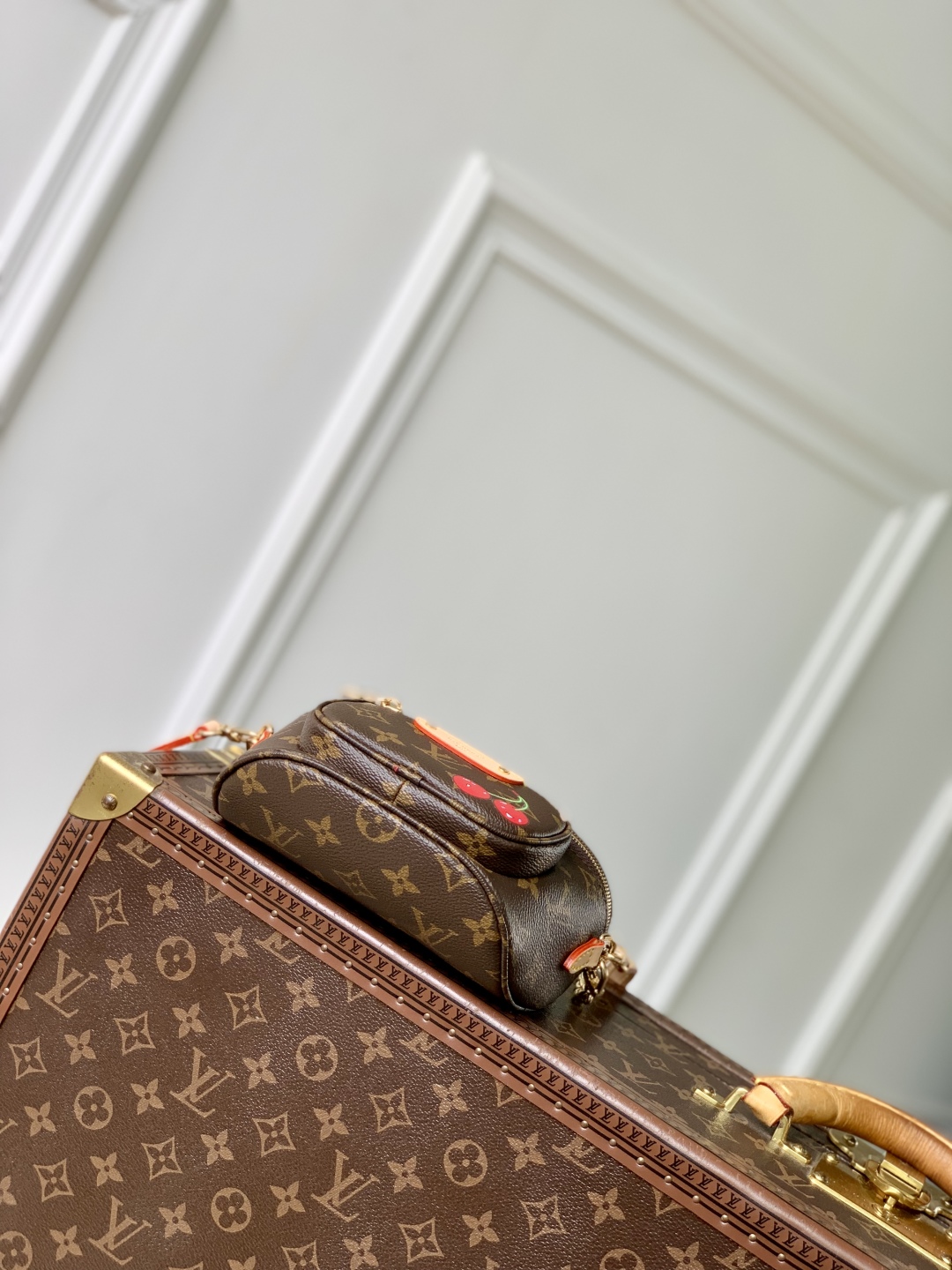 l0vis Vvtt0n mini bumbag-17 x 12 x 9.5cm