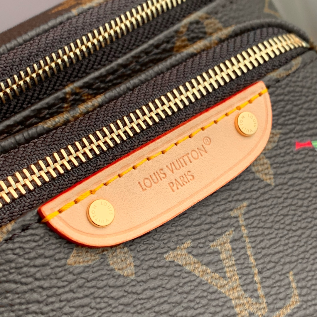 l0vis Vvtt0n mini bumbag-17 x 12 x 9.5cm