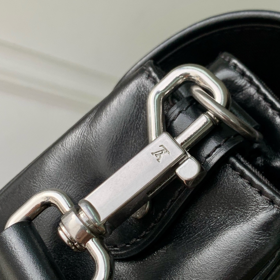 l0vis Vvtt0n cargo mini bag- m14742- 10 x 23 cm