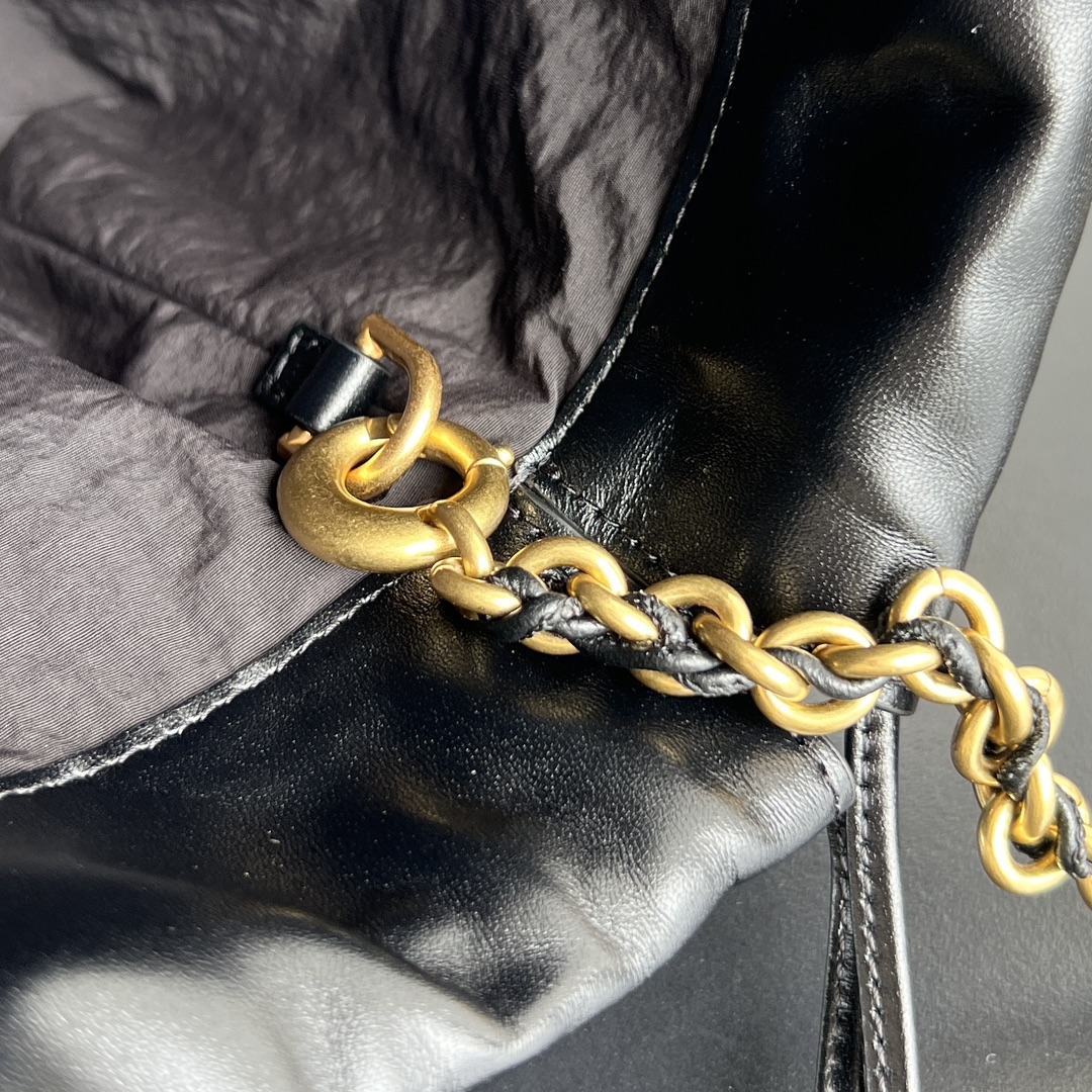 b0tt*ga Ven*ta dust bag-33x19x8cm