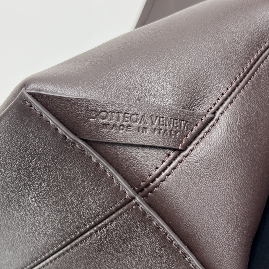 b0tt*ga Ven*ta sawyer bag-25*17*12cm