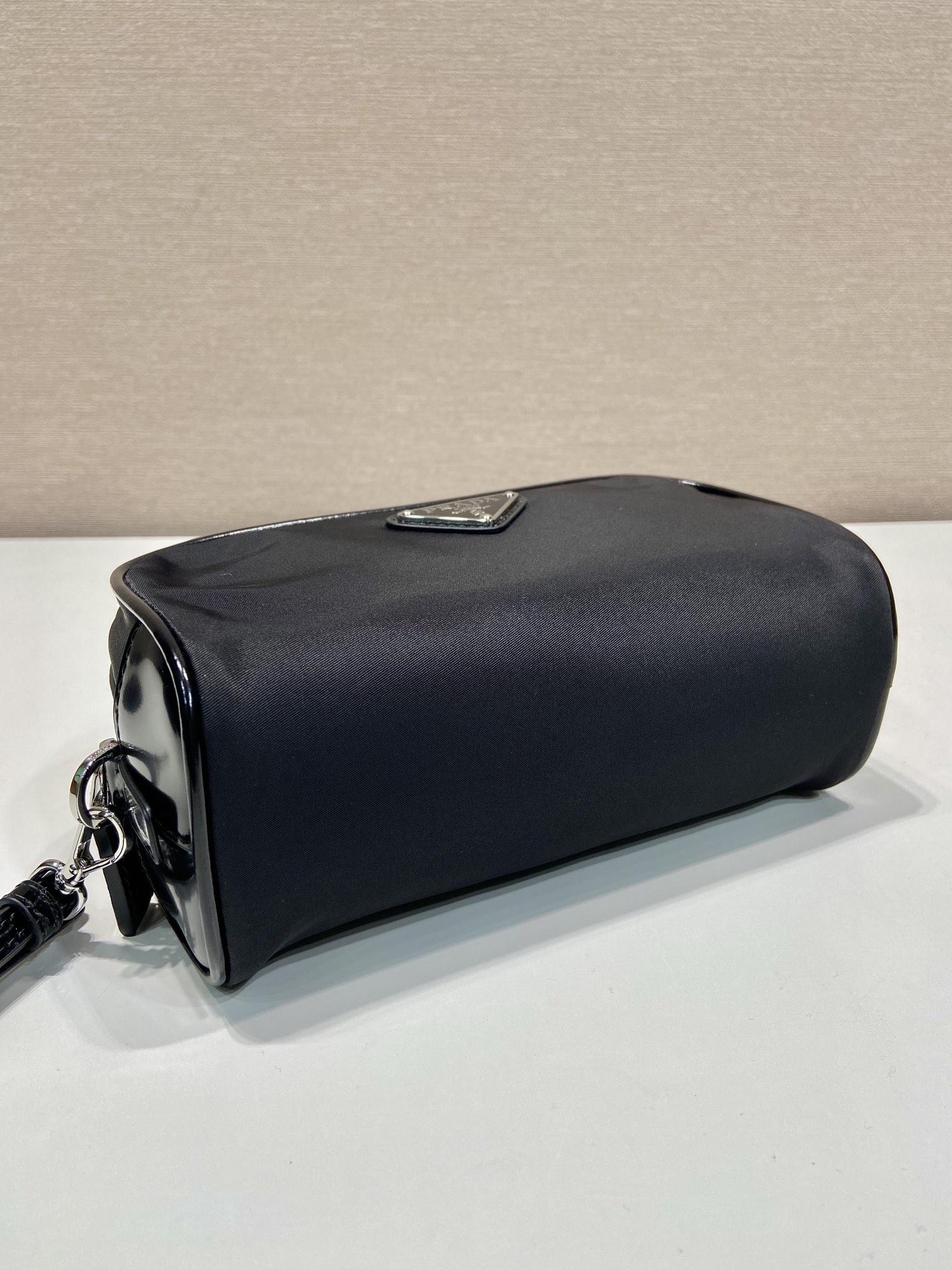 Pra*a pouch 2ne063-19*9*7cm