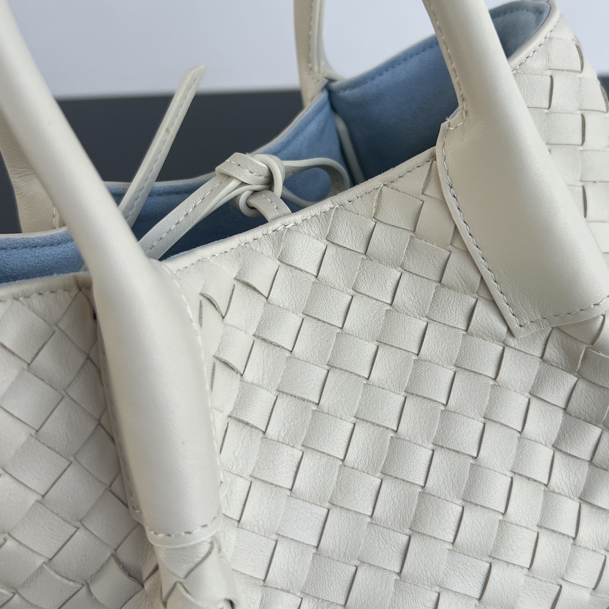 b0tt*ga Ven*ta burgundy pinacoteca reversible tote -24*15*12cm