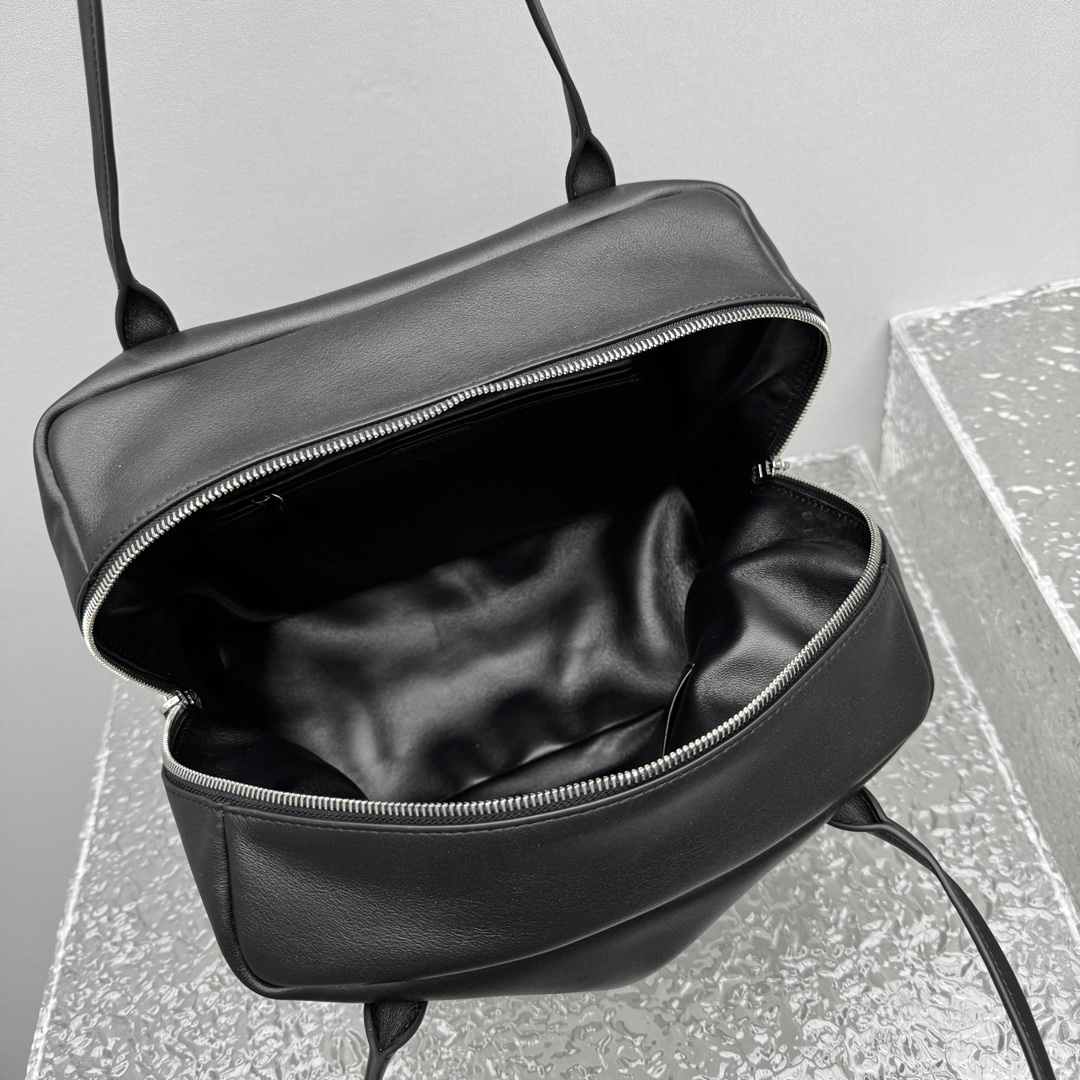 The R0w henri bag-30*24*15.5cm